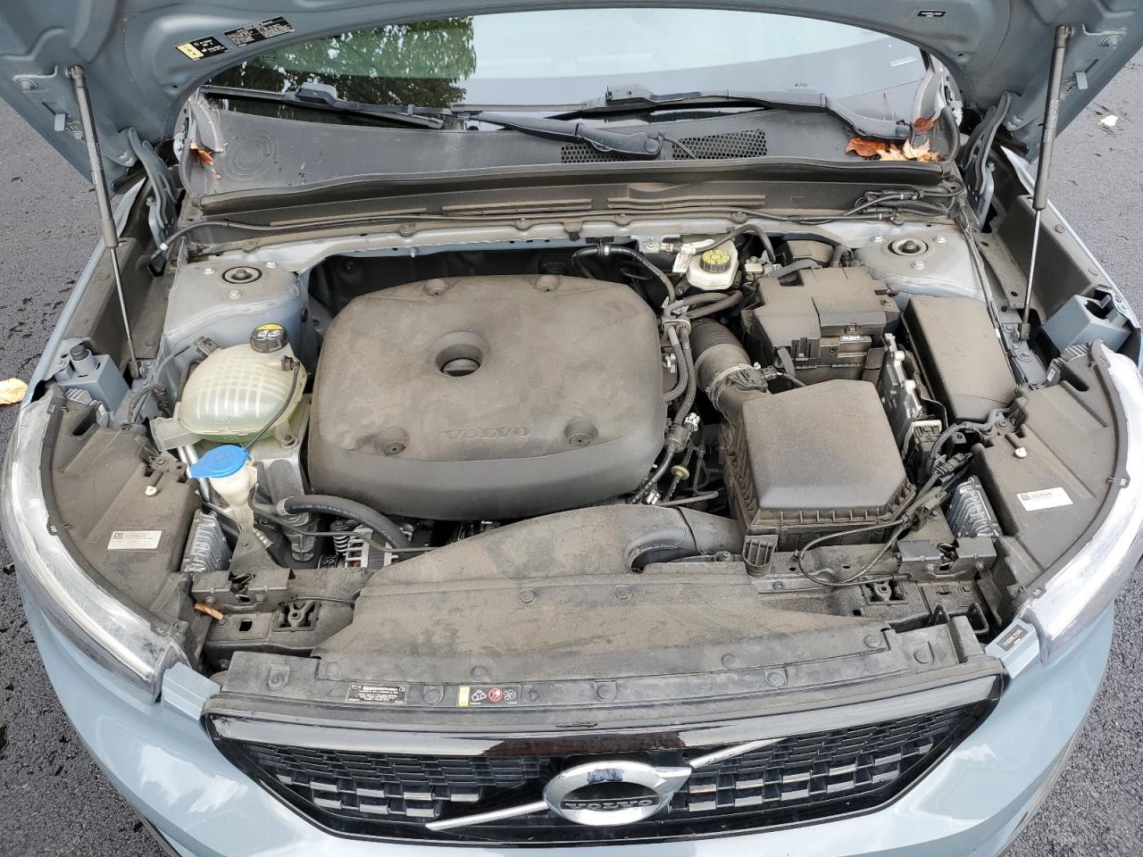 VOLVO XC40 T5 R-DESIGN