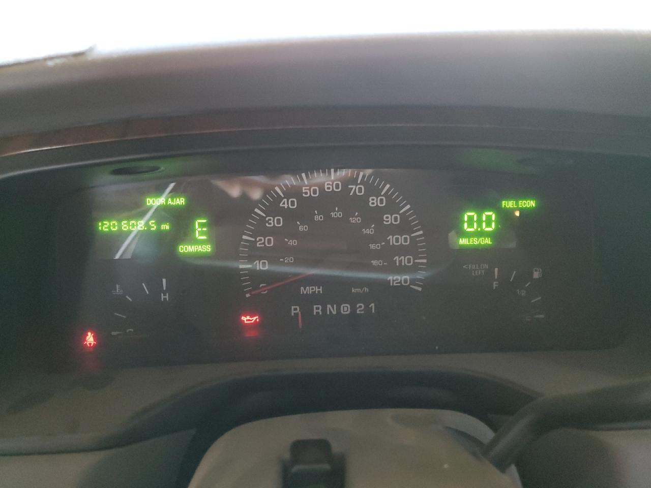 Lot #3310663743 2001 LINCOLN TOWN CAR