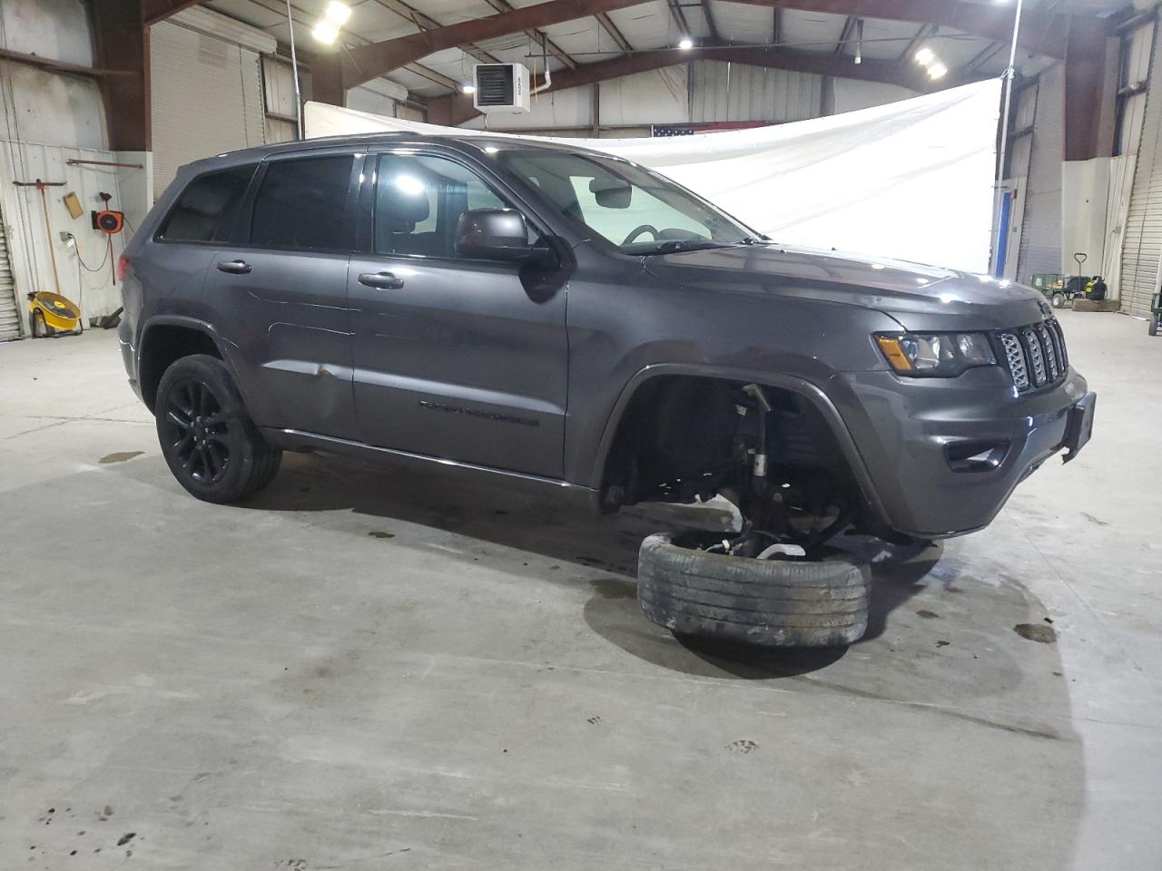 JEEP GRAND CHEROKEE LAREDO