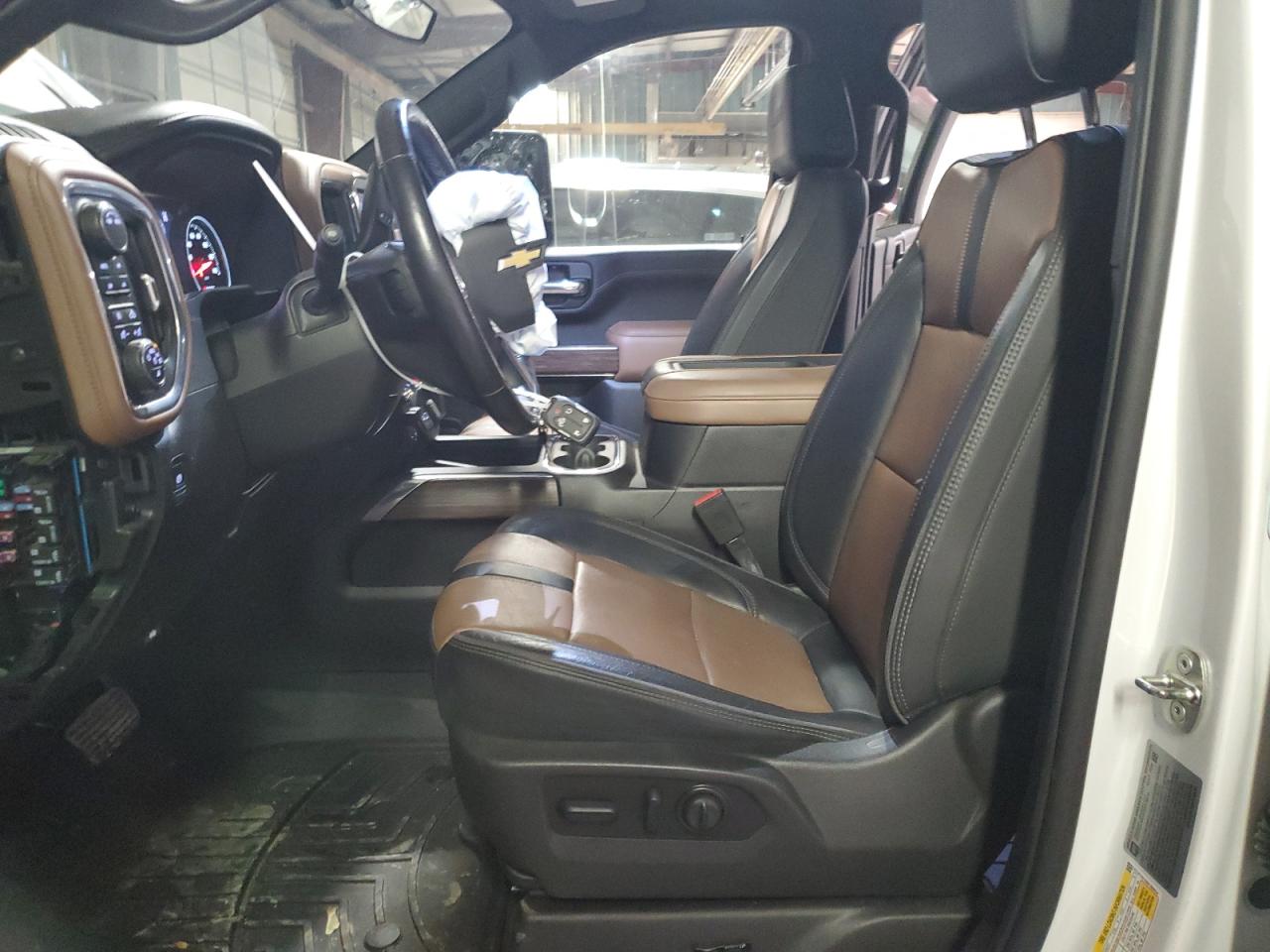 CHEVROLET SILVERADO K3500 HIGH COUNTRY