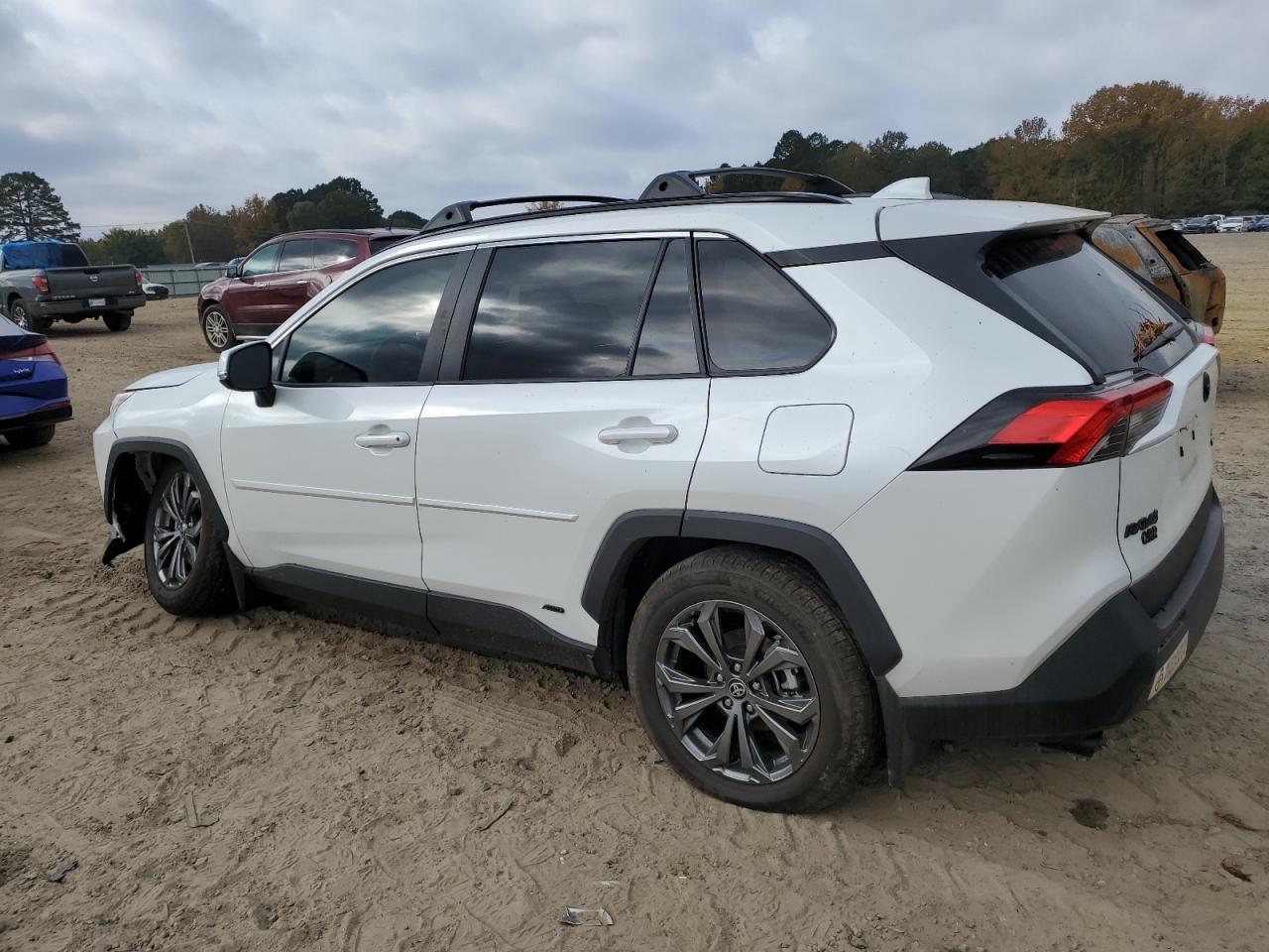 TOYOTA RAV4 XLE PREMIUM