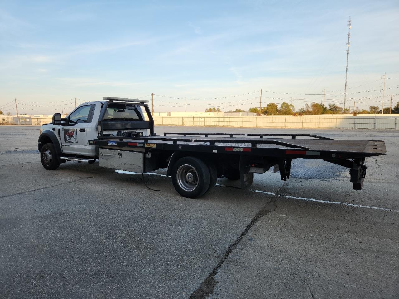 FORD F-550 SUPER DUTY