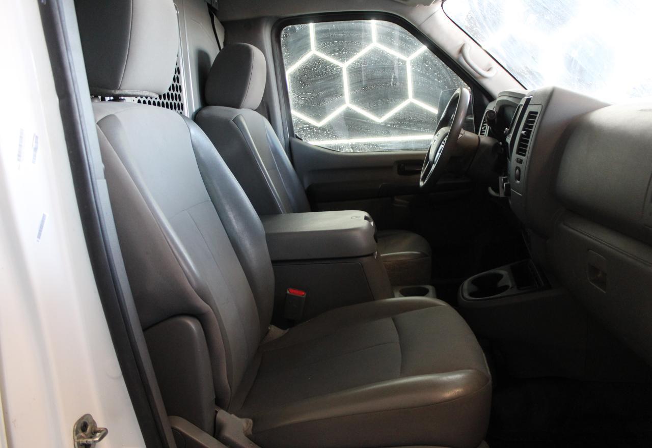 NISSAN NV2500 2500 SV