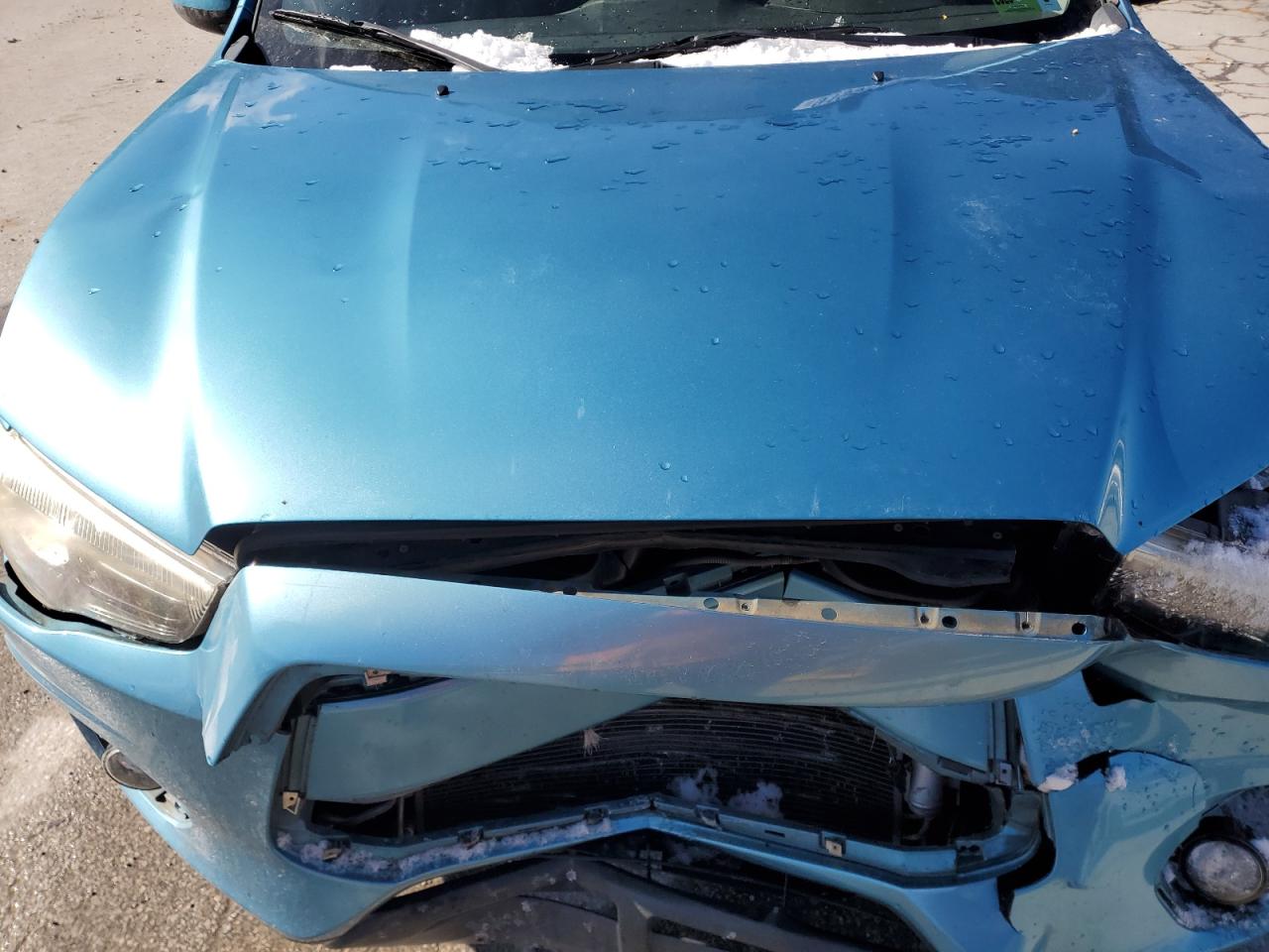 MITSUBISHI OUTLANDER SE