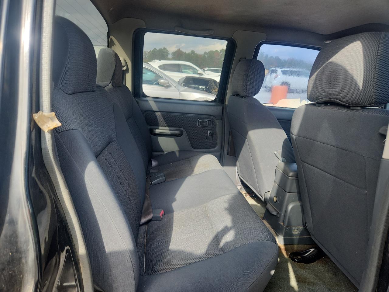 Lot #3316802405 2004 NISSAN FRONTIER C