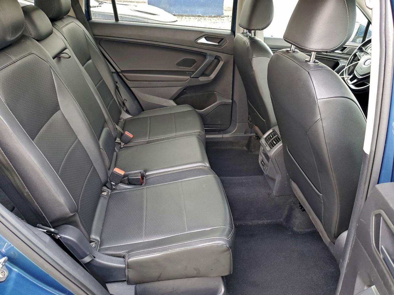 VOLKSWAGEN TIGUAN SE