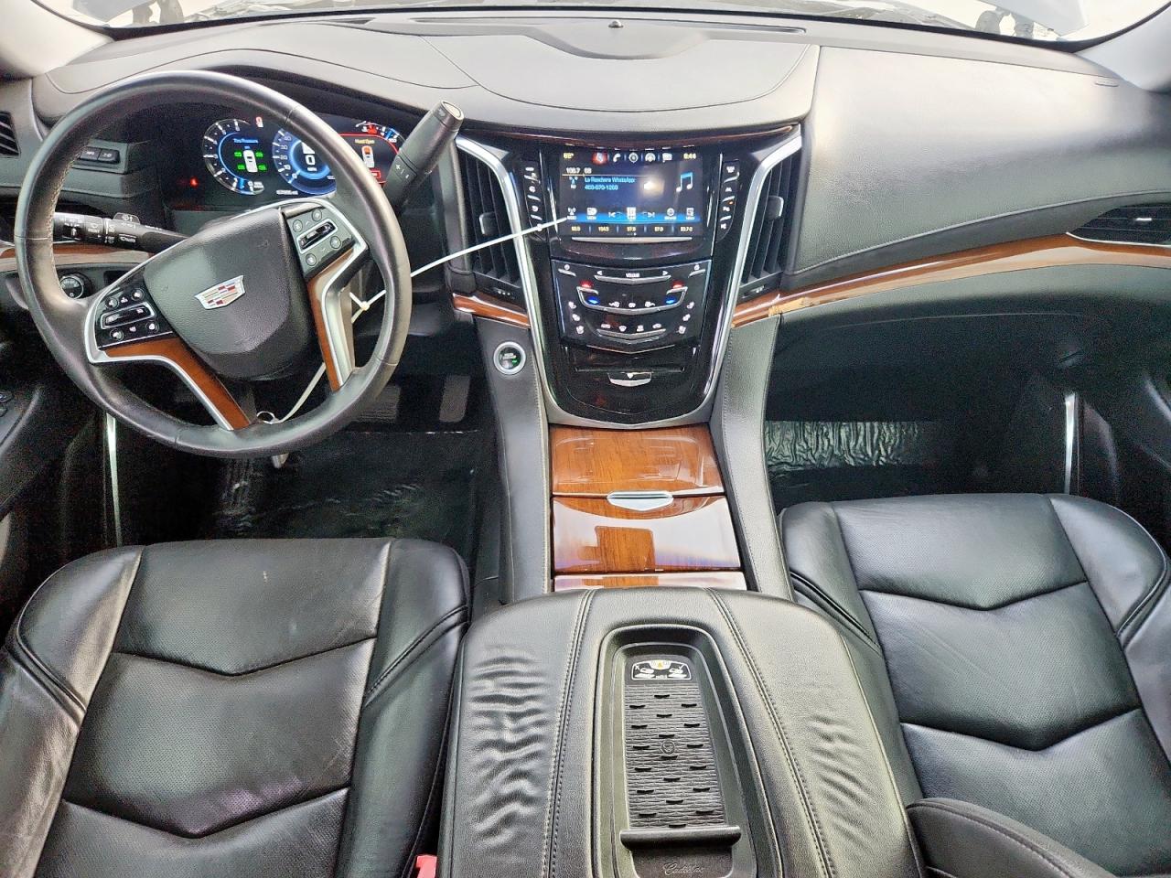 CADILLAC ESCALADE LUXURY