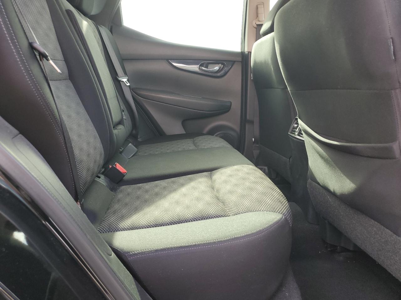 NISSAN ROGUE SPORT S