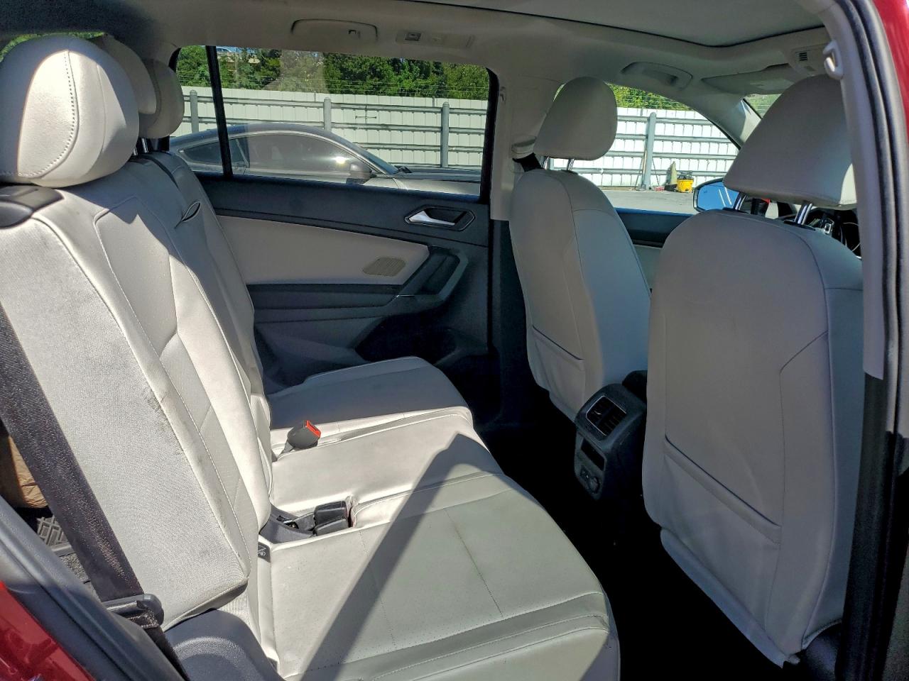 VOLKSWAGEN TIGUAN SE