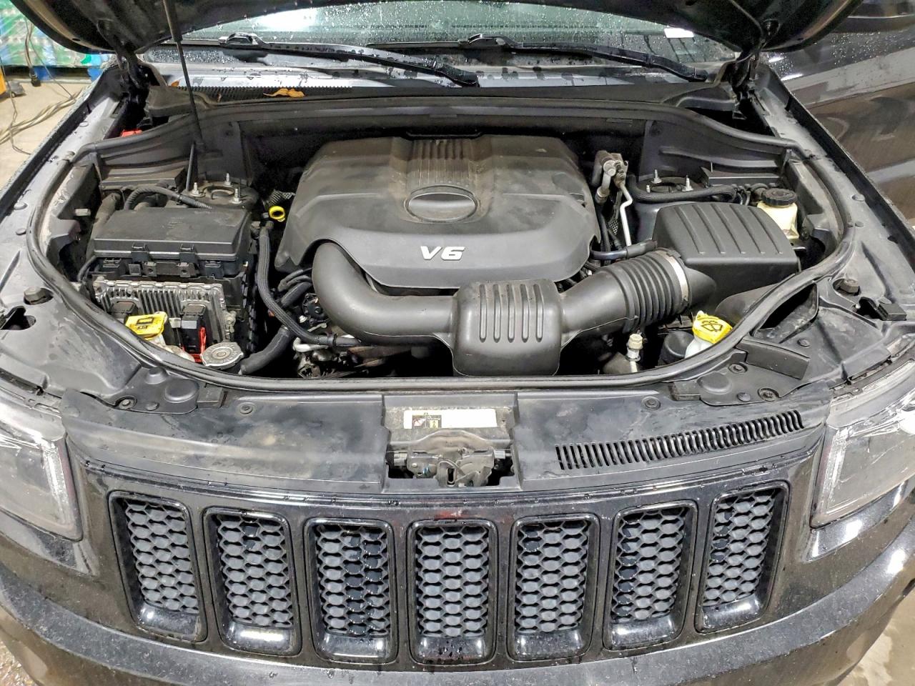 JEEP GRAND CHEROKEE LAREDO