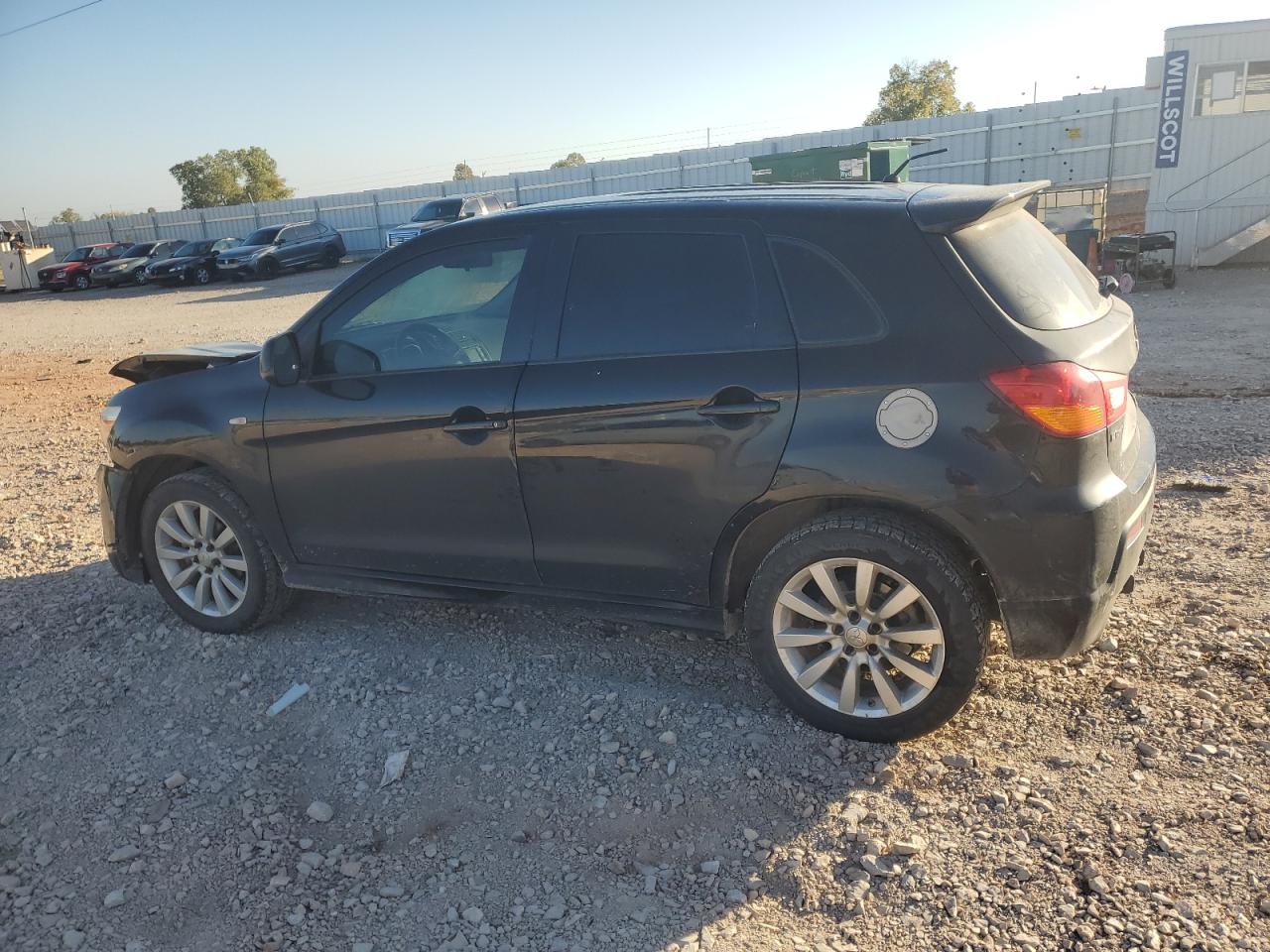 MITSUBISHI OUTLANDER SE