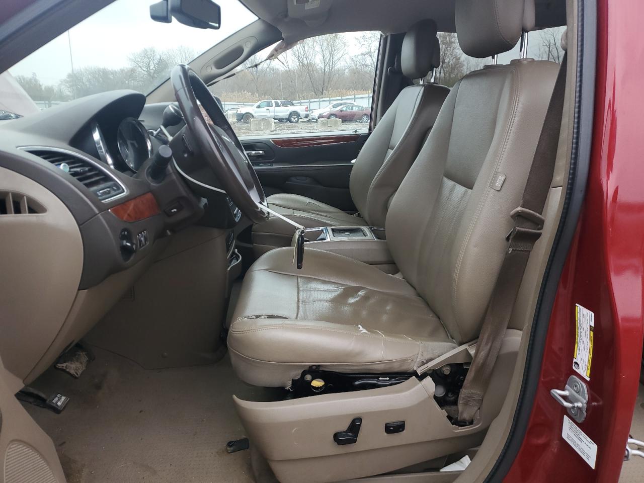 CHRYSLER TOWN & COUNTRY TOURING L