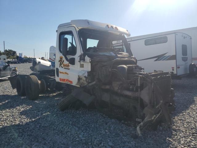 FREIGHTLINER CASCADIA 1