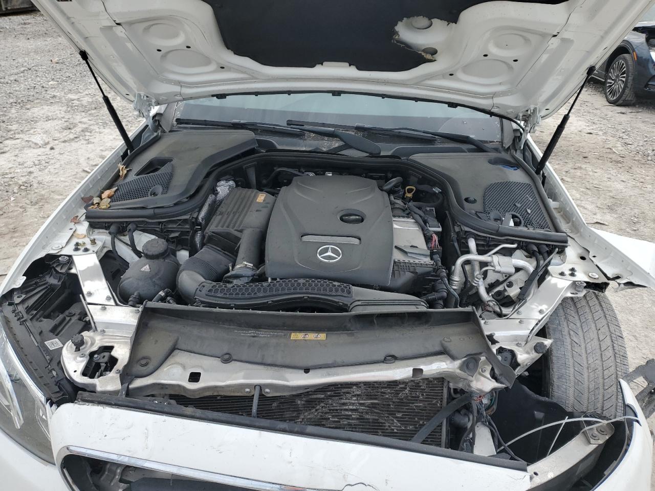 MERCEDES-BENZ E-CLASS 300