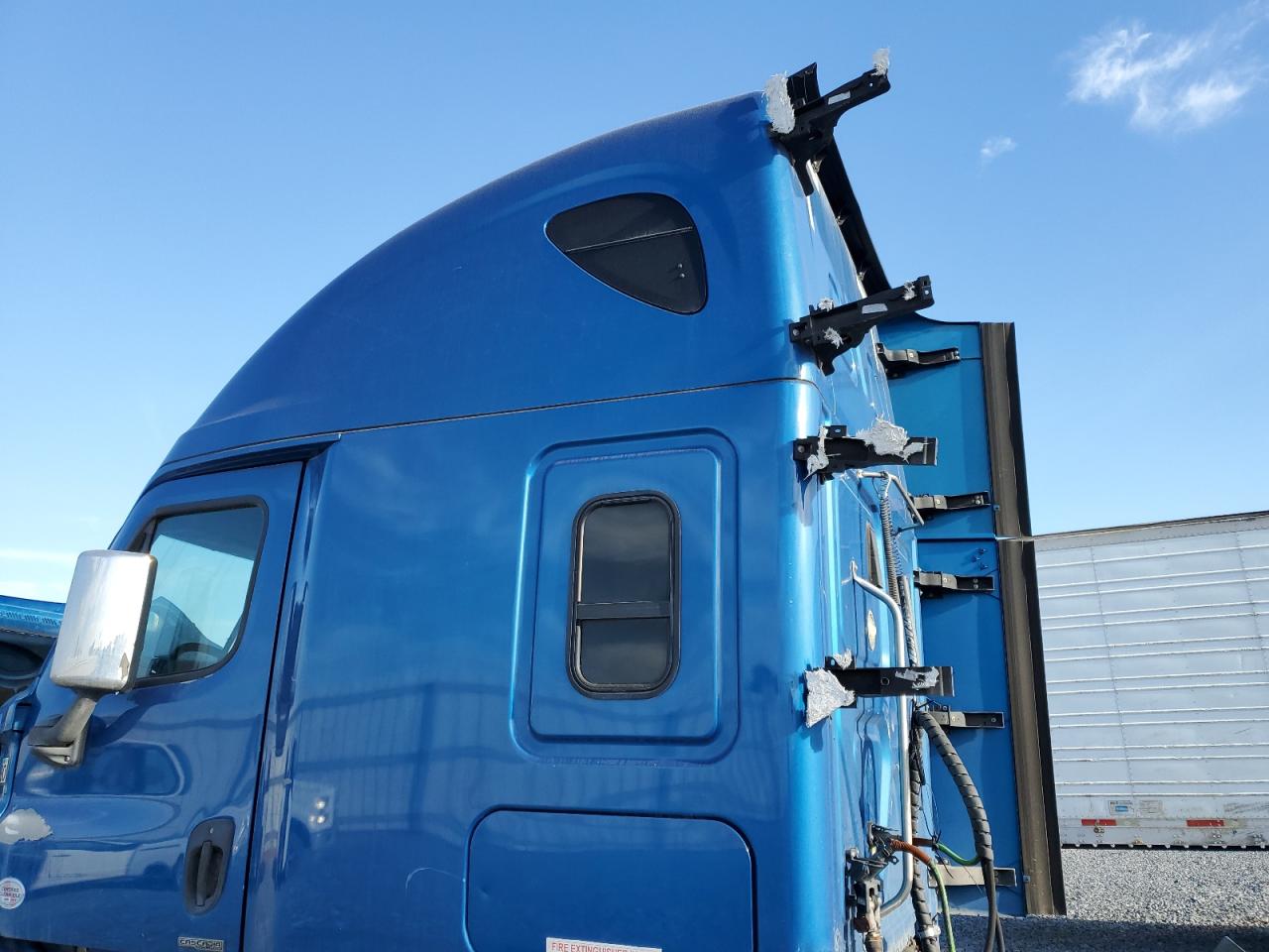 Lot #3287273010 2017 FREIGHTLINER CASCADIA 1