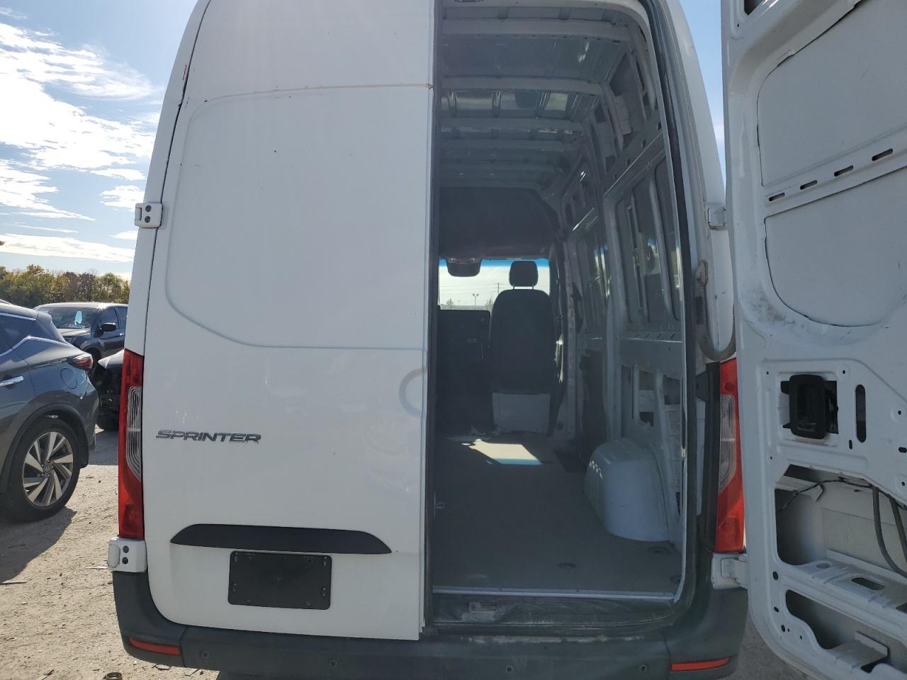 MERCEDES-BENZ SPRINTER 2500