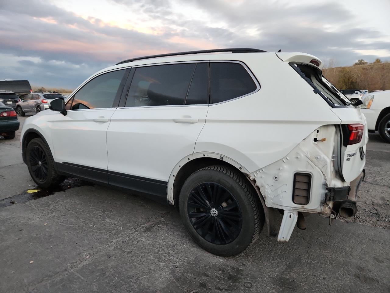 VOLKSWAGEN TIGUAN SE