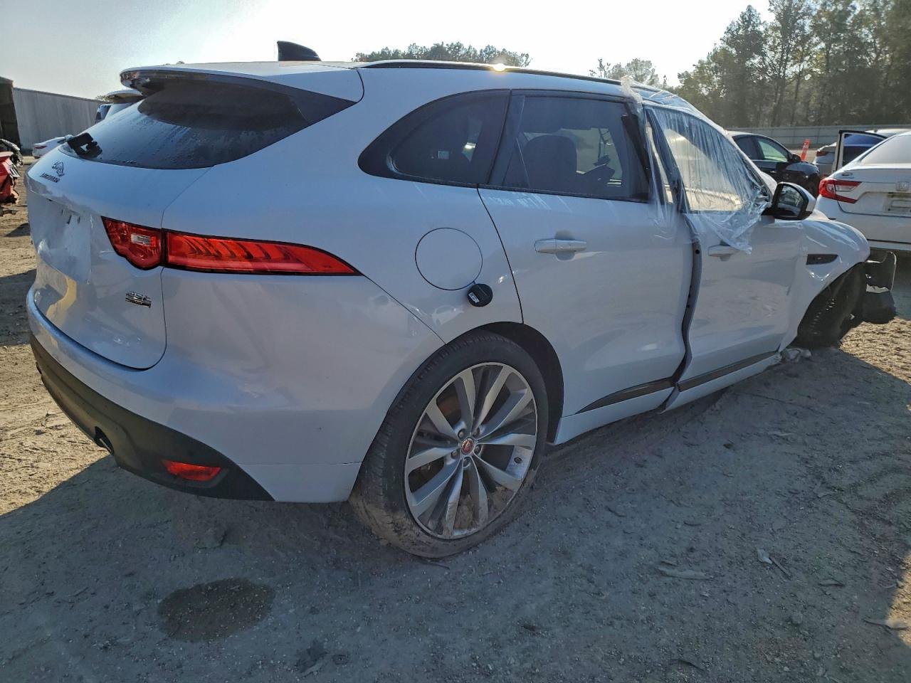 JAGUAR F-PACE CHECKERED FLAG