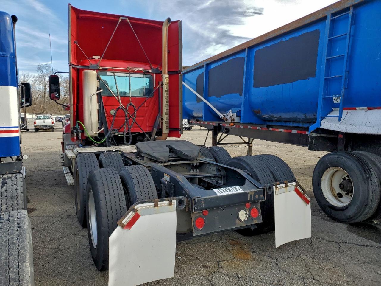 Lot #3296892818 2017 MACK 600 CXU600