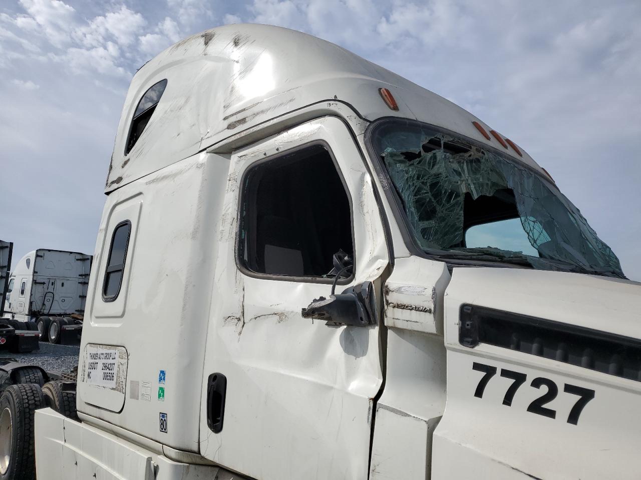 Lot #3287273011 2019 FREIGHTLINER CASCADIA 1