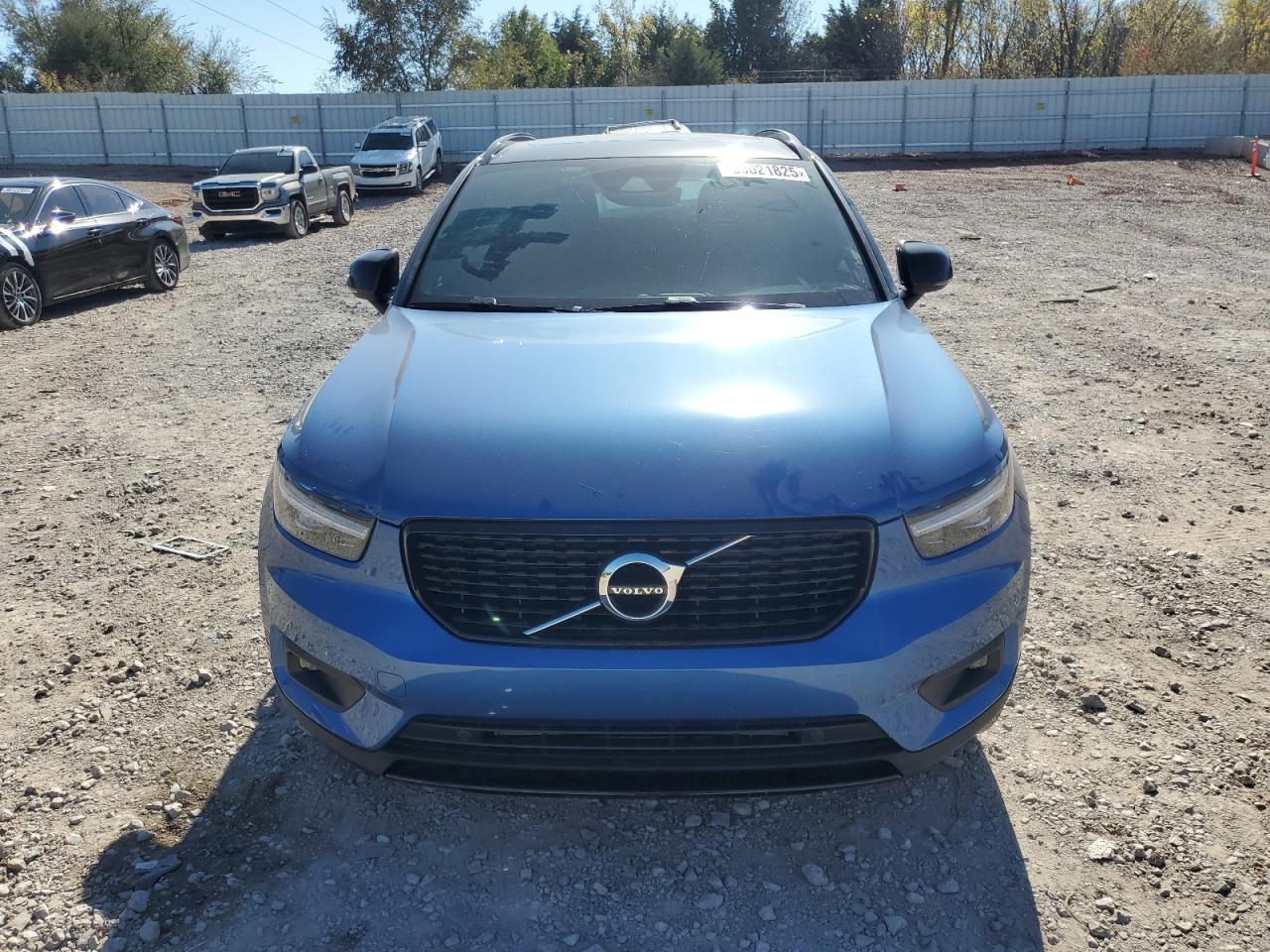 VOLVO XC40 T5 R-DESIGN