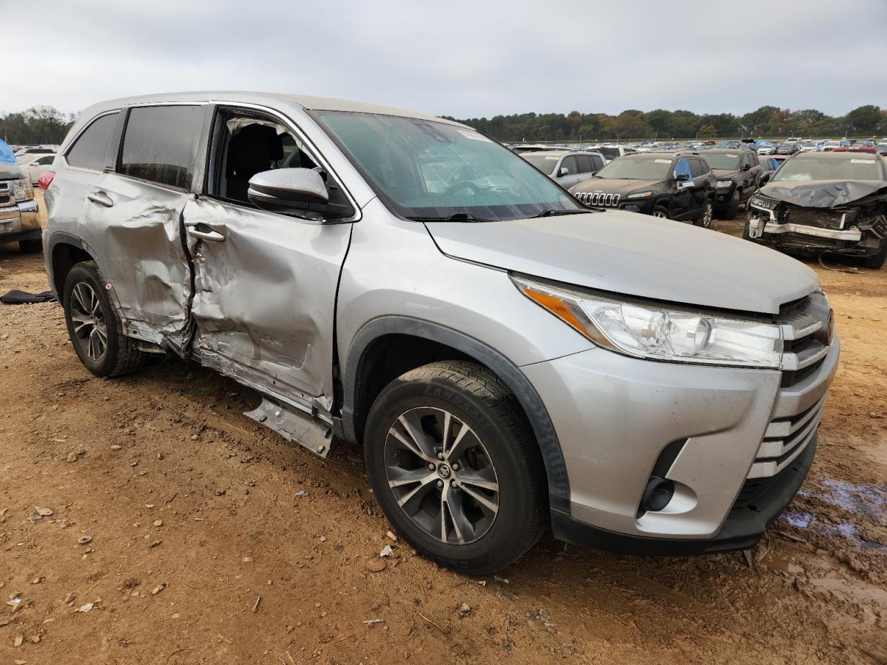 TOYOTA HIGHLANDER LE