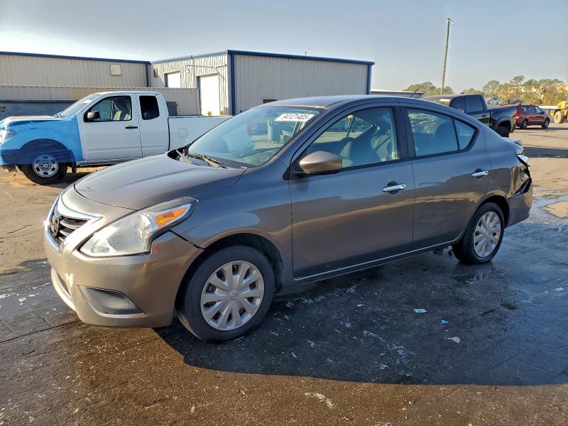 NISSAN VERSA S