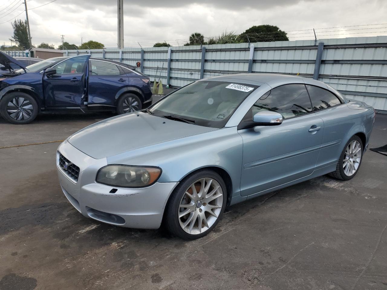 Lot #3302853906 2008 VOLVO C70 T5