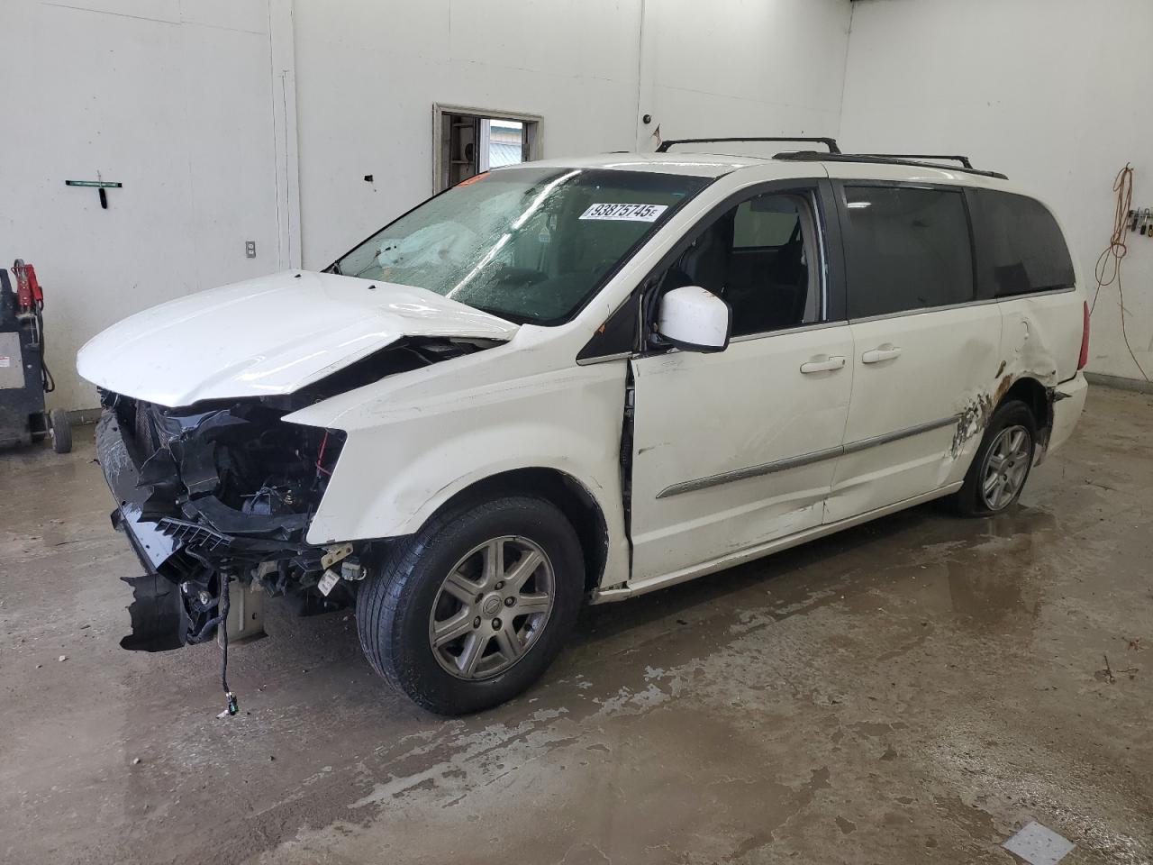 Lot #3301809338 2011 CHRYSLER TOWN & COU