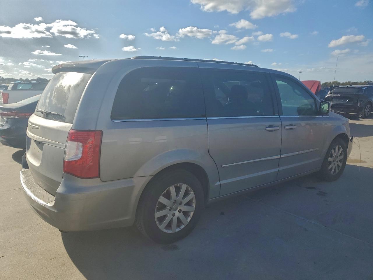CHRYSLER TOWN & COUNTRY TOURING