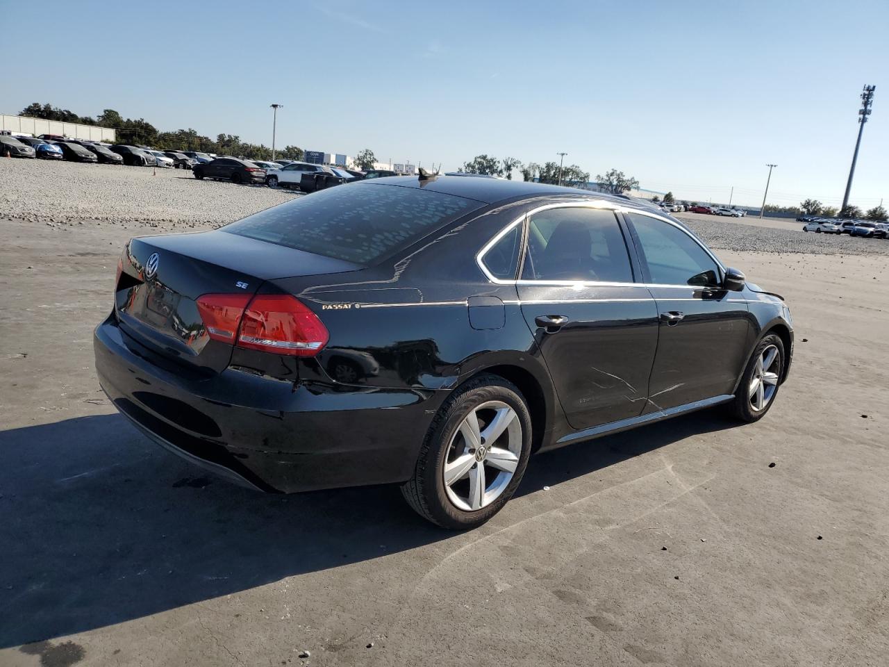 VOLKSWAGEN PASSAT SE