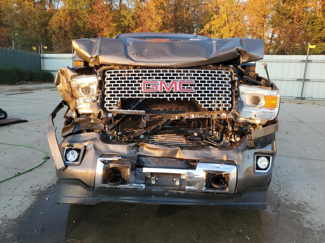 GMC SIERRA K2500 DENALI