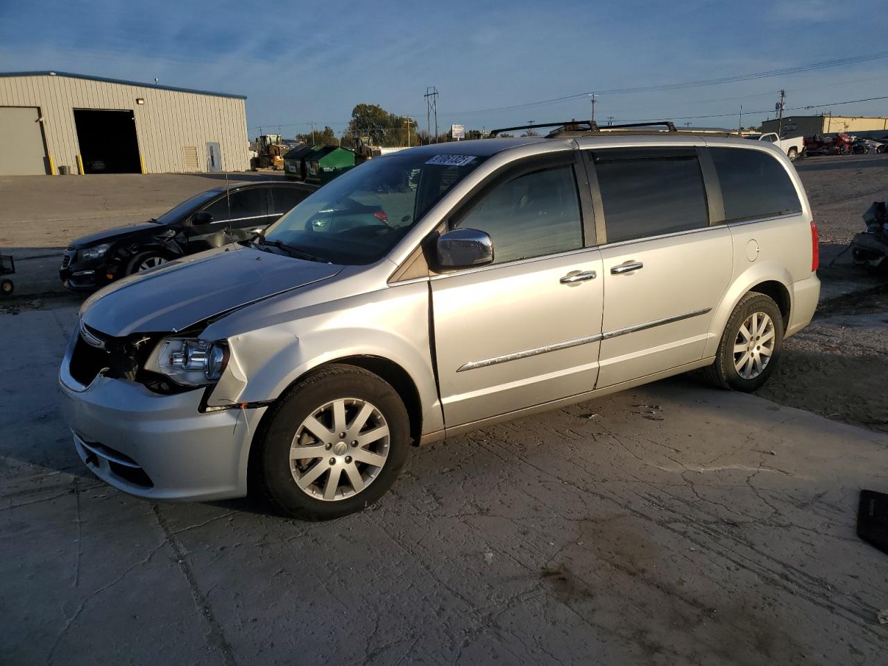 CHRYSLER TOWN & COUNTRY TOURING L