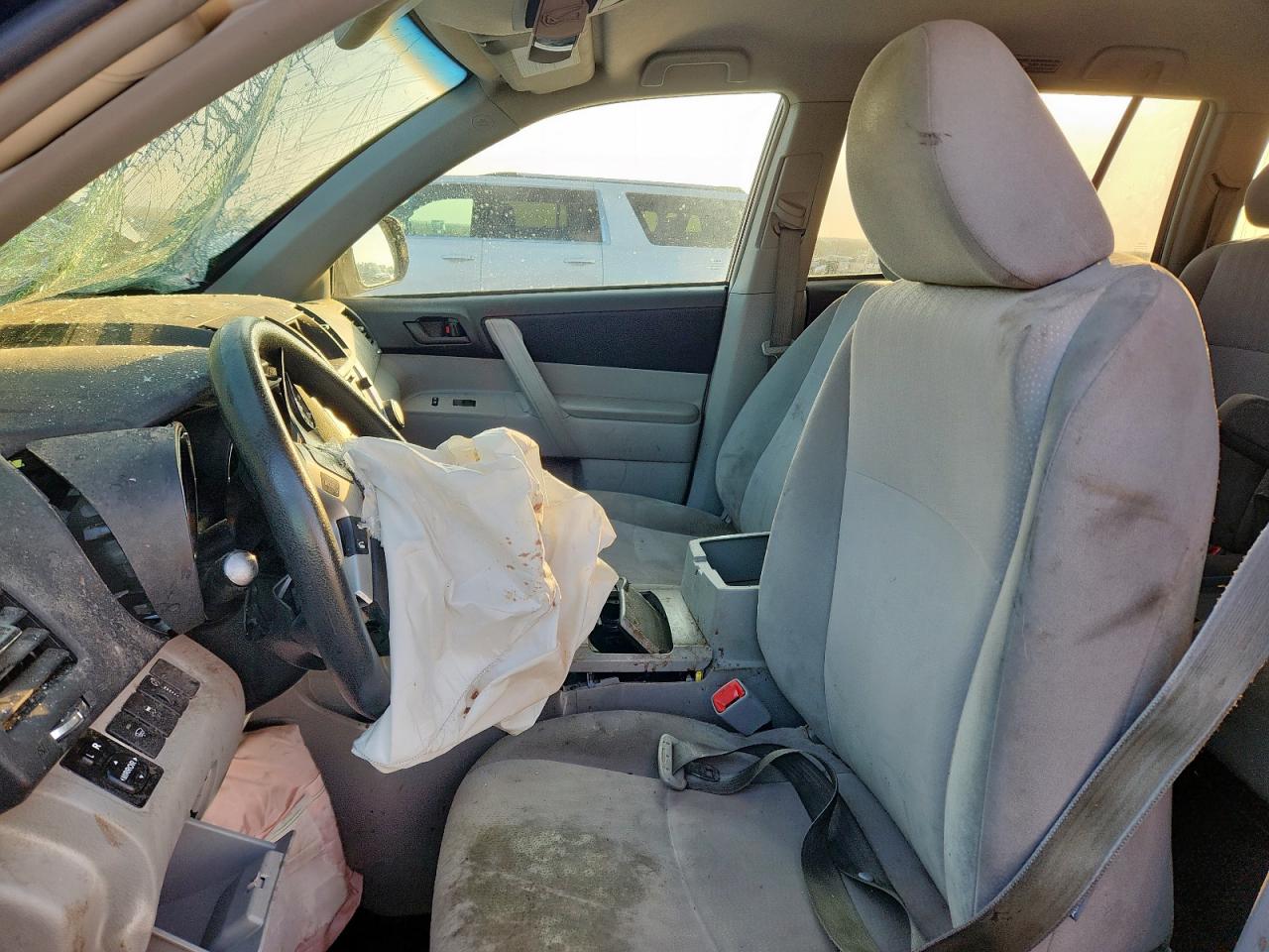 TOYOTA HIGHLANDER BASE