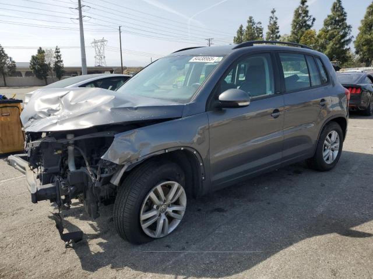 VOLKSWAGEN TIGUAN S