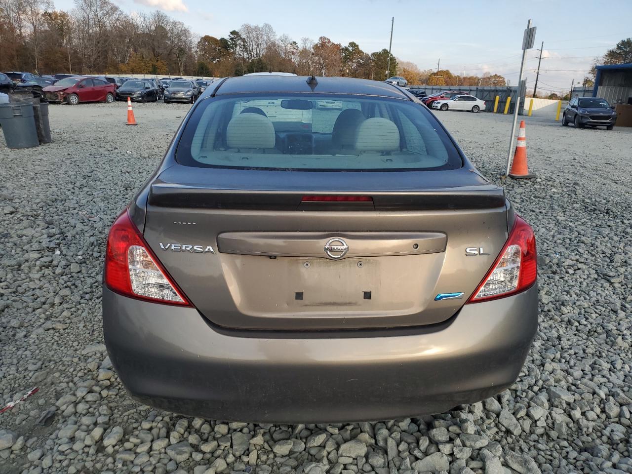 NISSAN VERSA S