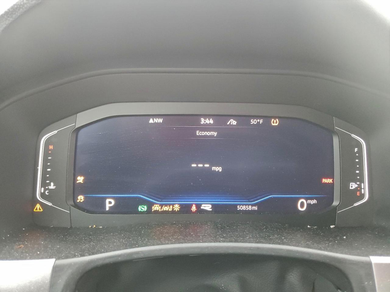 Lot #3316745405 2021 VOLKSWAGEN ATLAS CROS