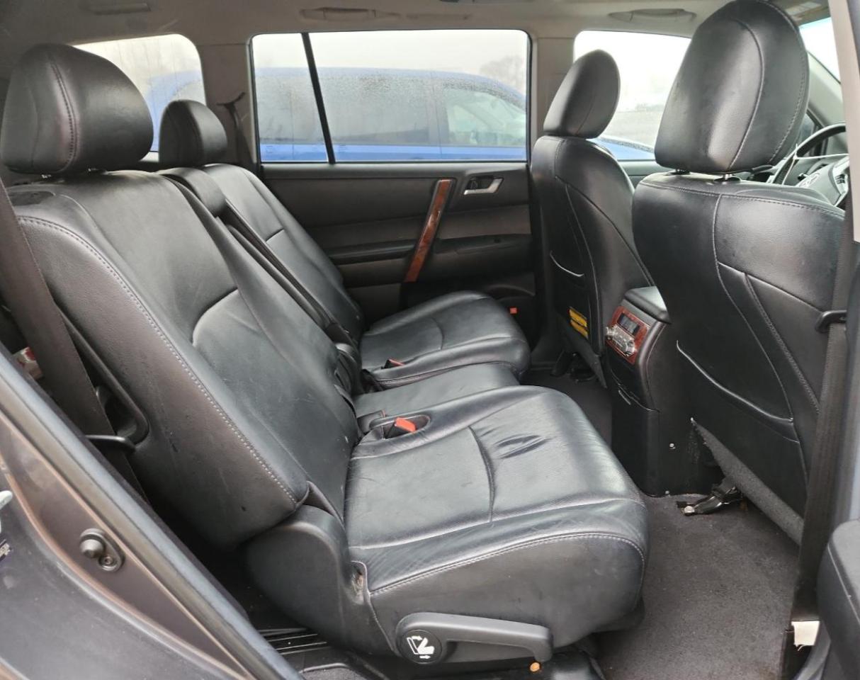 TOYOTA HIGHLANDER LIMITED