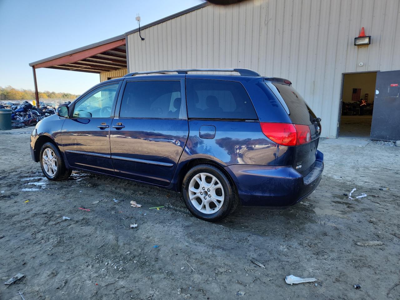 Lot #3286732286 2006 TOYOTA SIENNA XLE