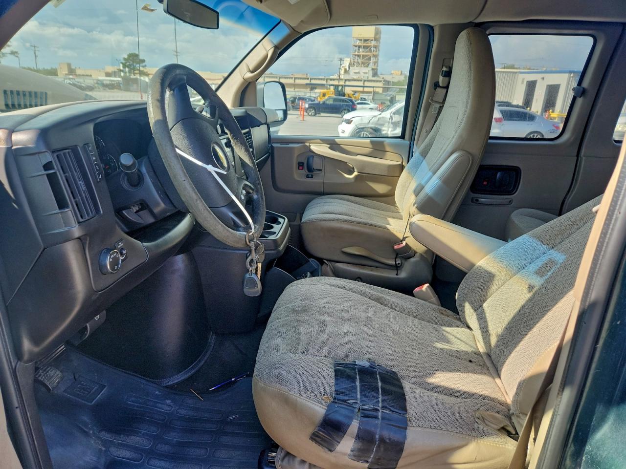 CHEVROLET EXPRESS LT