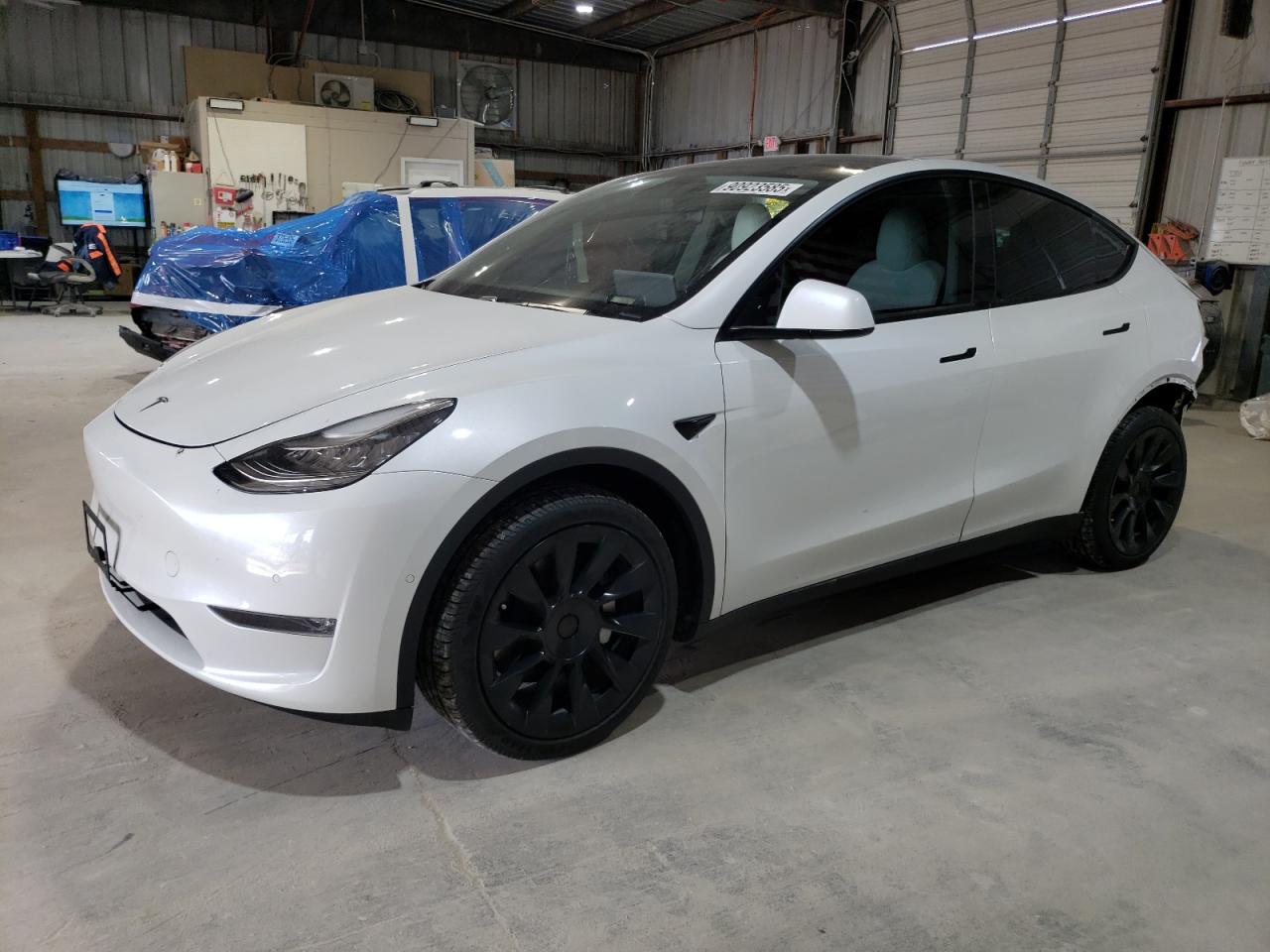 TESLA MODEL Y
