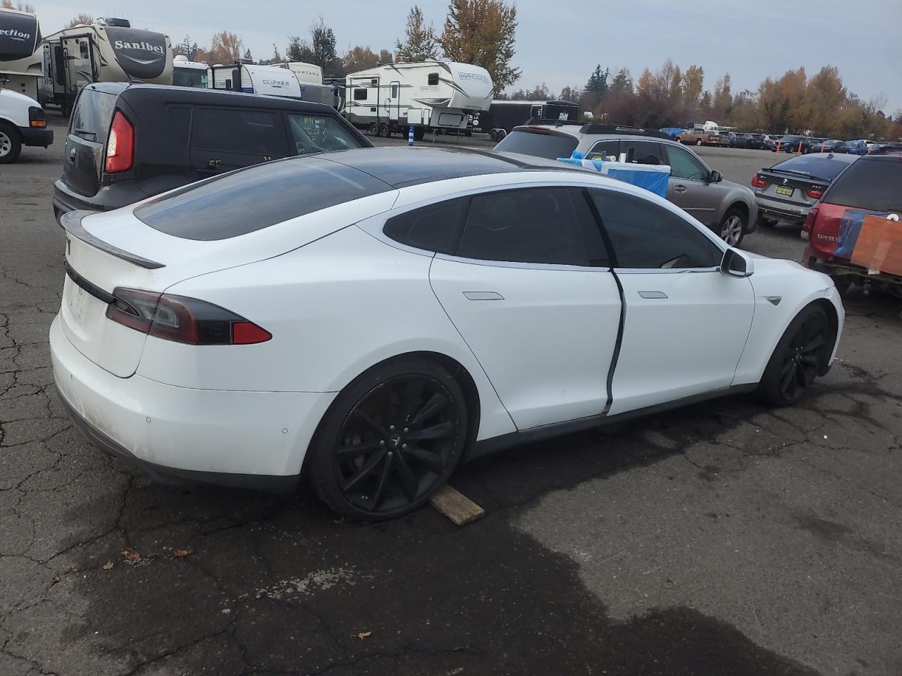 TESLA MODEL S