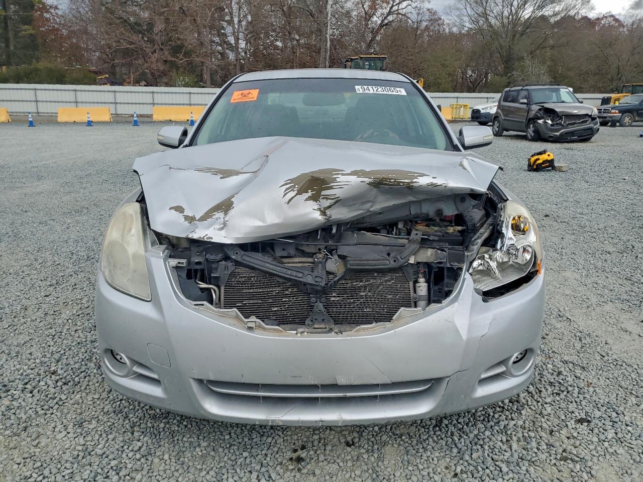 NISSAN ALTIMA BASE