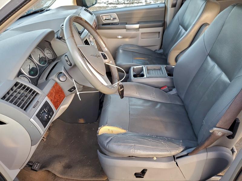 2008 CHRYSLER TOWN & COU #3304516571
