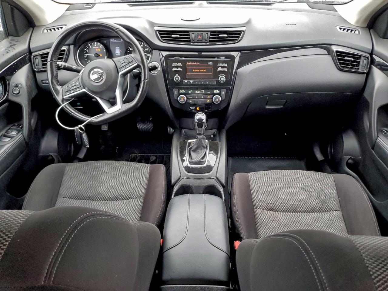 NISSAN ROGUE SPORT S