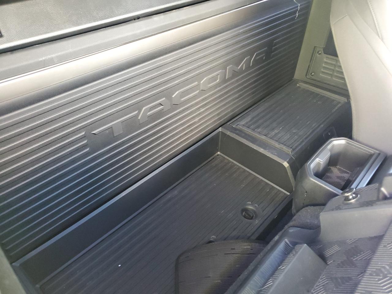 TOYOTA TACOMA XTRACAB