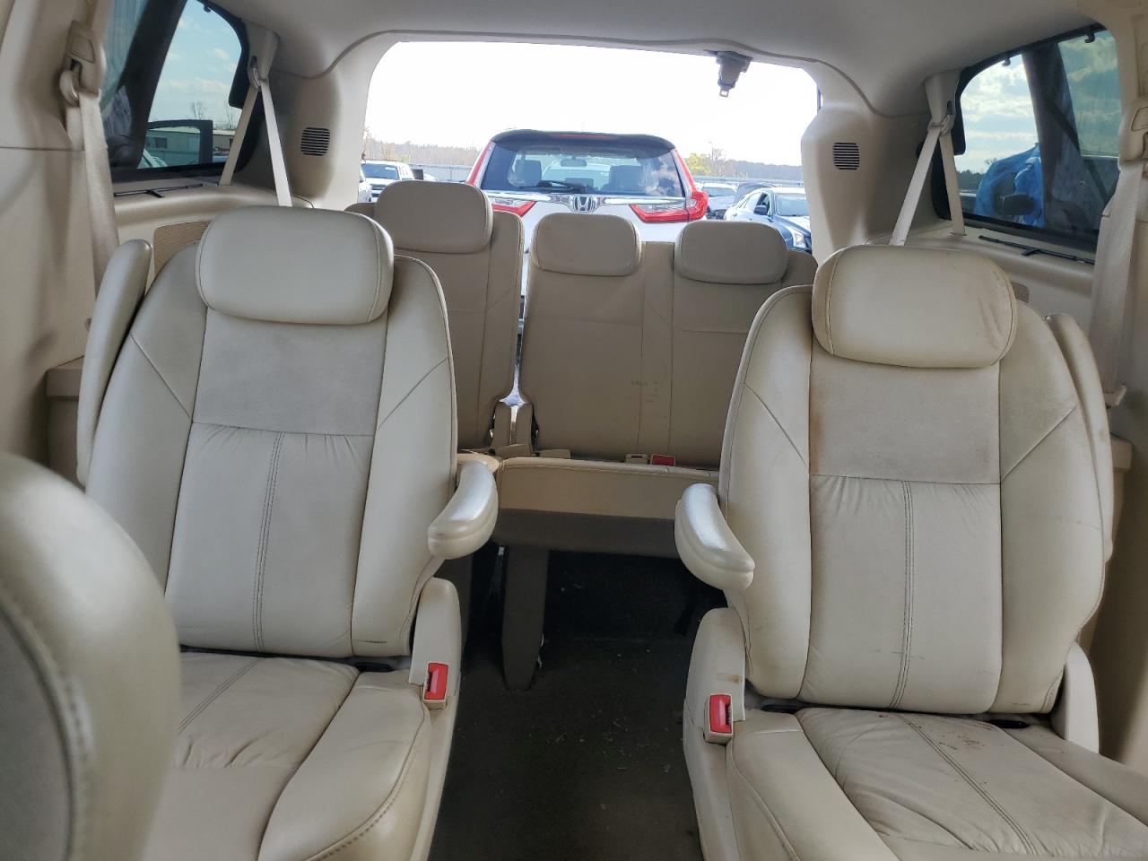 CHRYSLER TOWN & COUNTRY LIMITED