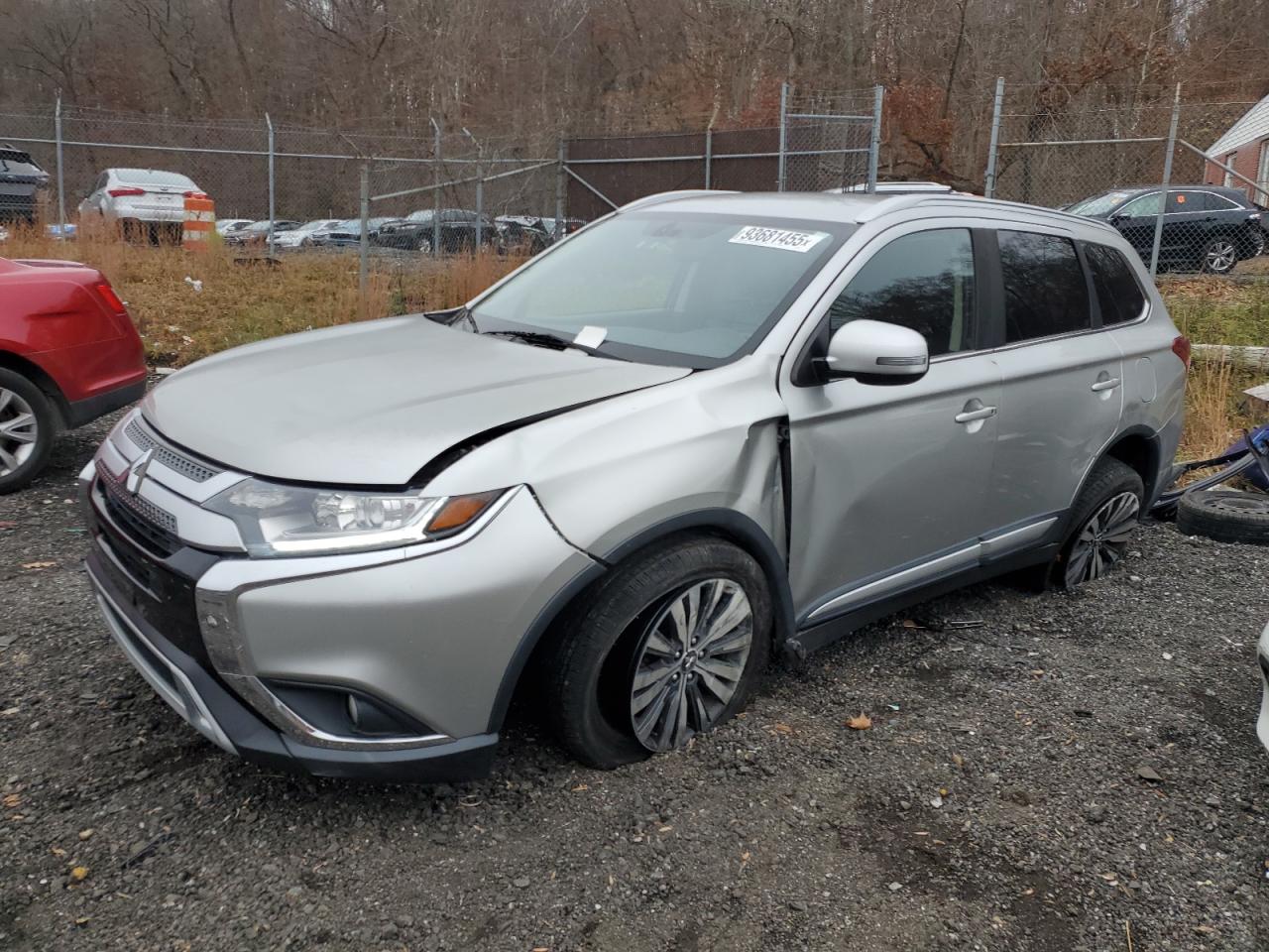 MITSUBISHI OUTLANDER SE