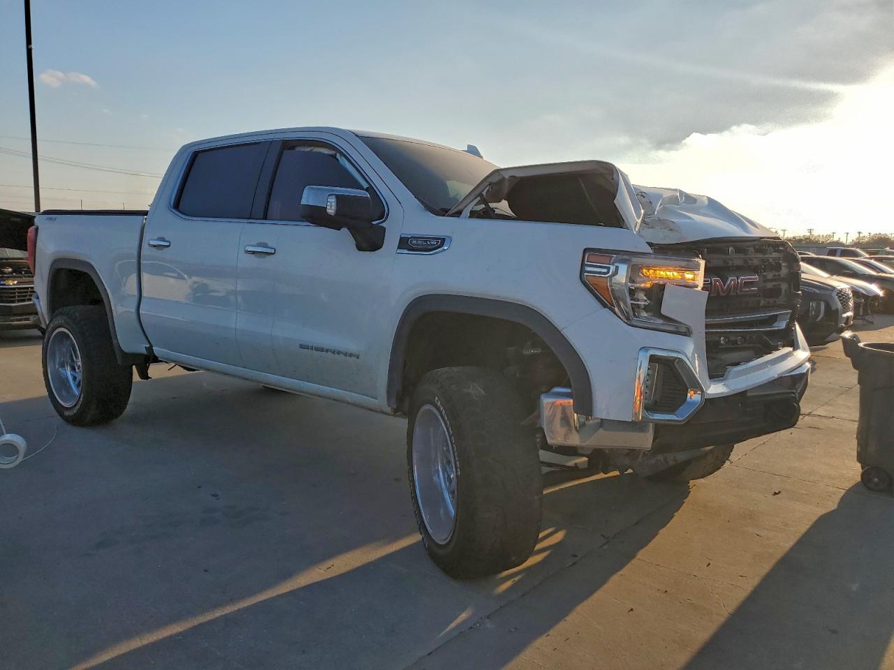 GMC SIERRA K1500 SLT
