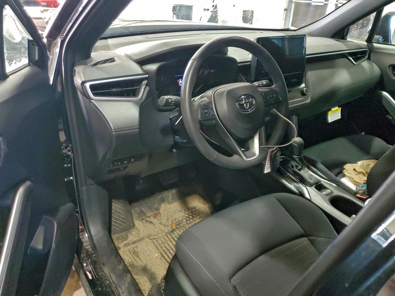 TOYOTA COROLLA CROSS SE